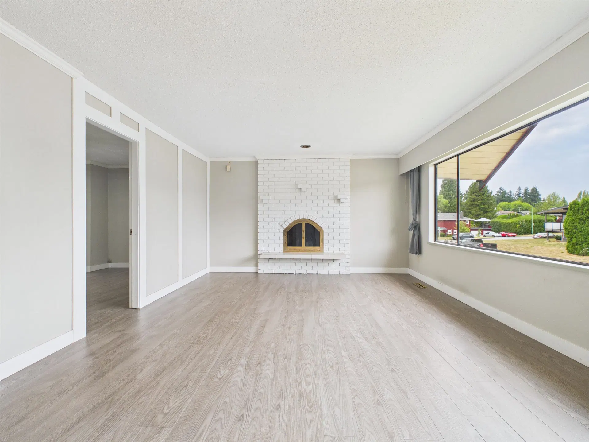Photo 4 of 40 at 7132 Paulus Court