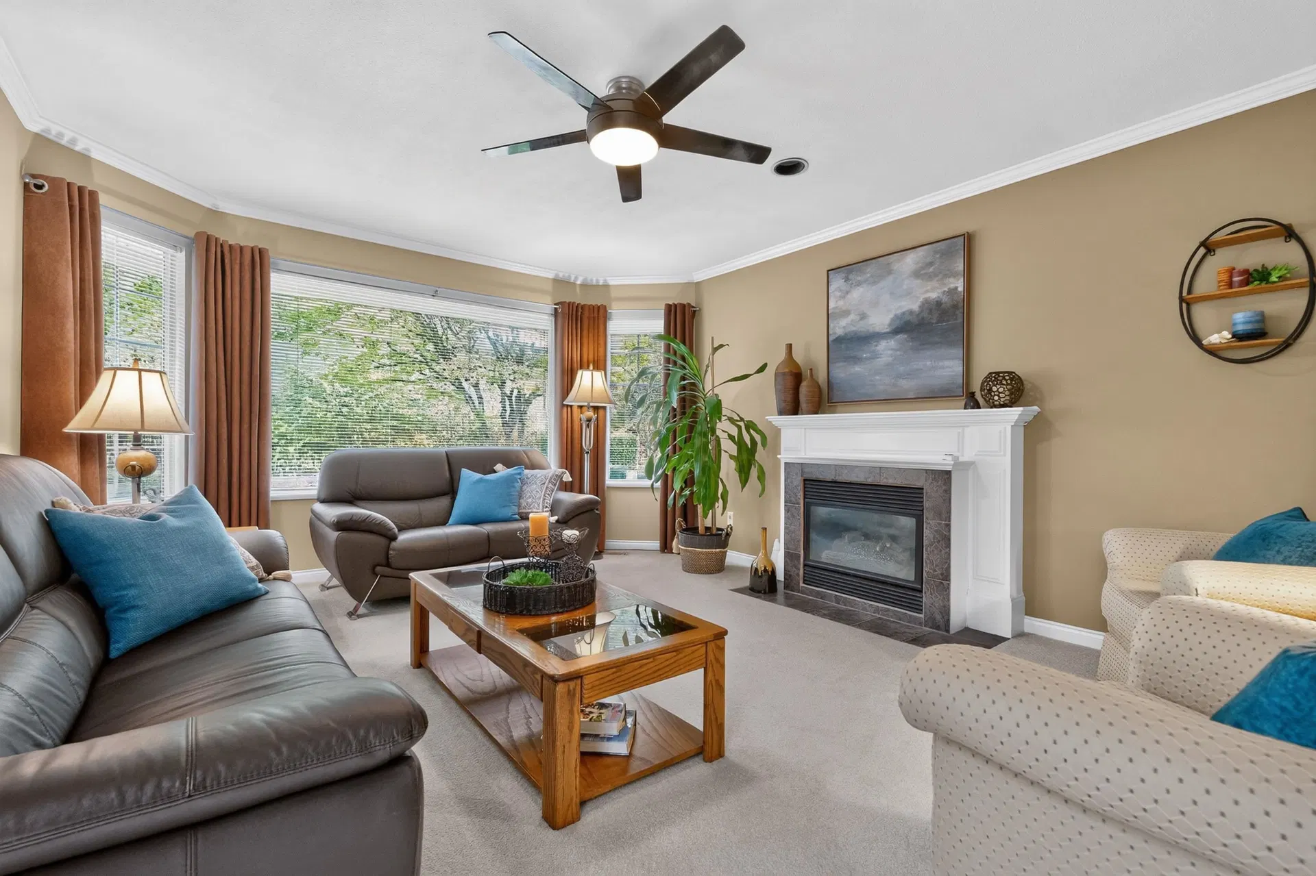 Photo 4 of 40 at 8662 161 Street