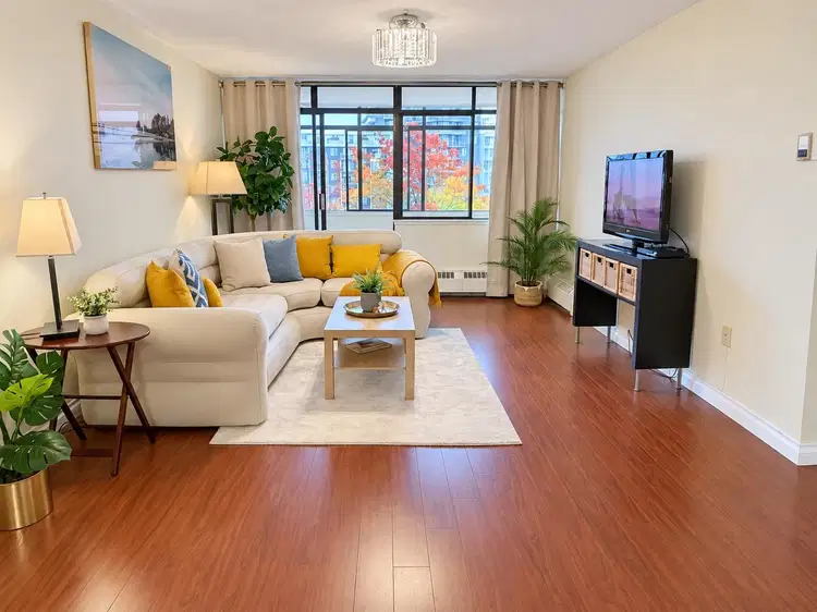 #812 – 6611 Minoru Boulevard