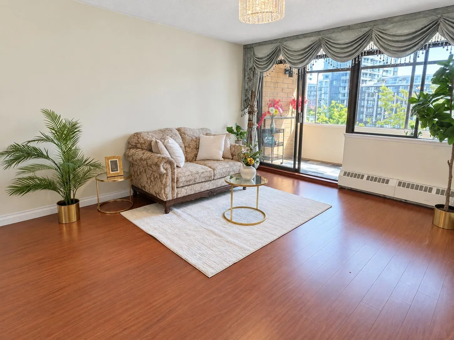 Photo 4 of 32 at #812 – 6611 Minoru Boulevard