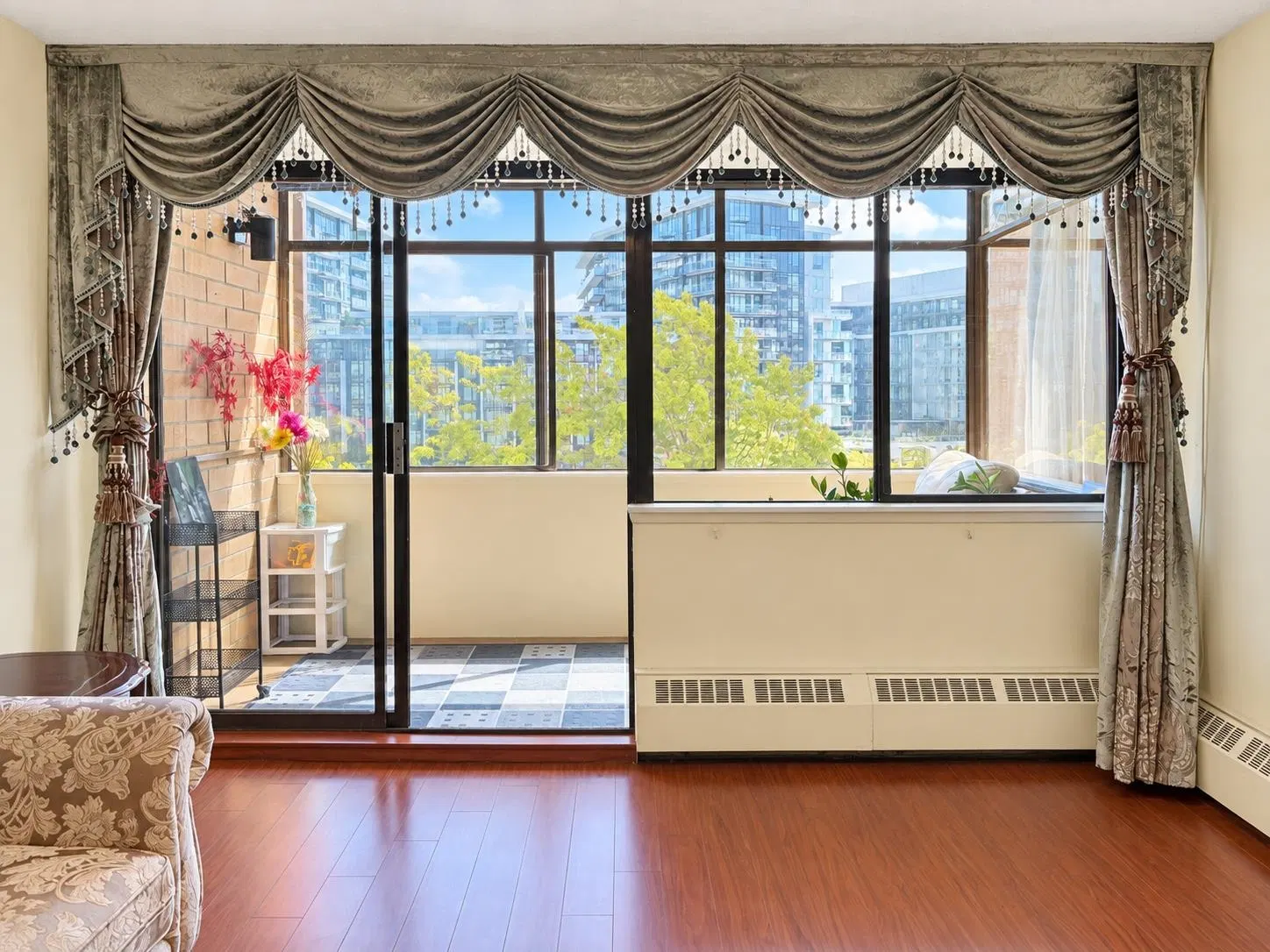Photo 5 of 32 at #812 – 6611 Minoru Boulevard