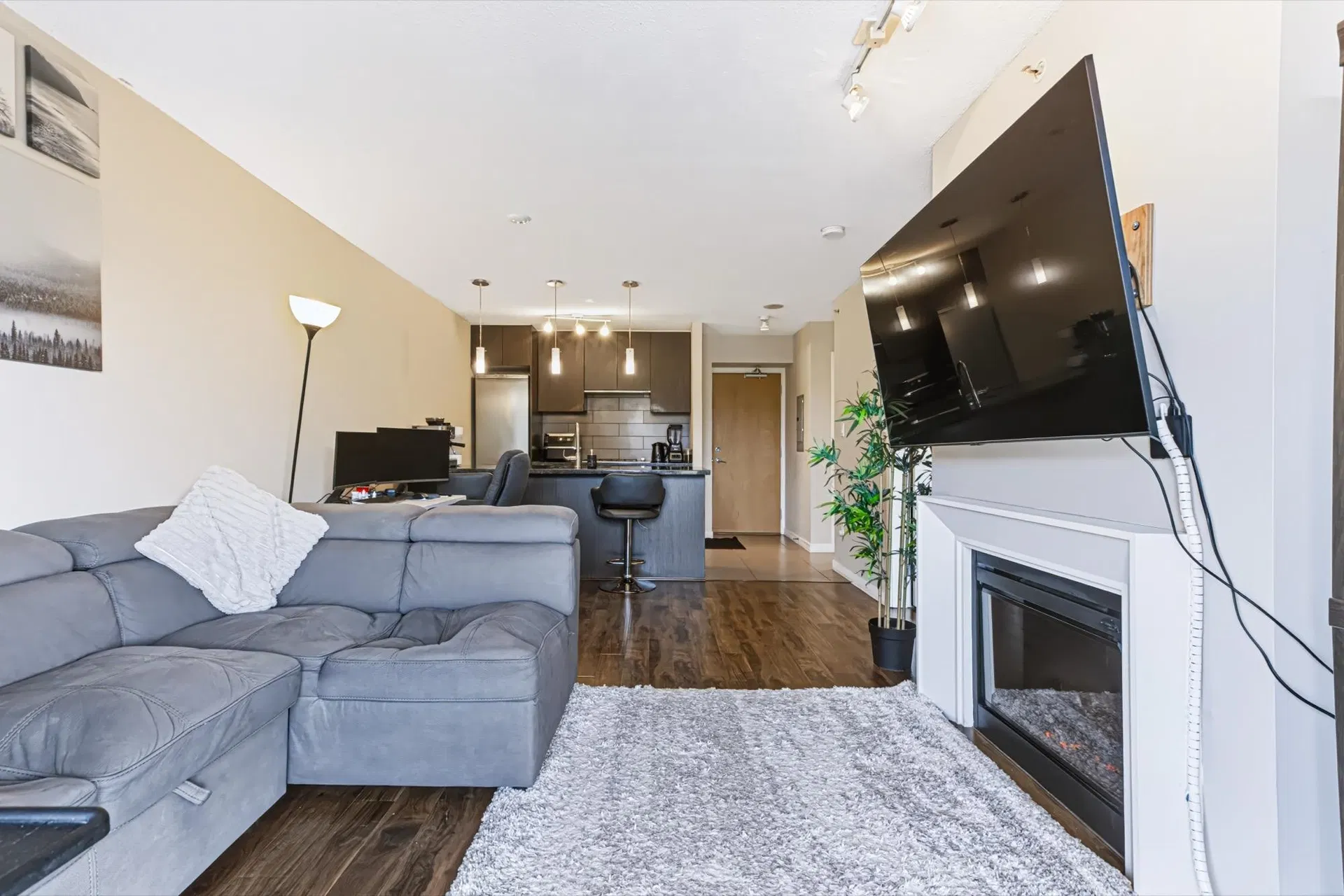 Photo 5 of 25 at #1006 – 2982 Burlington Drive