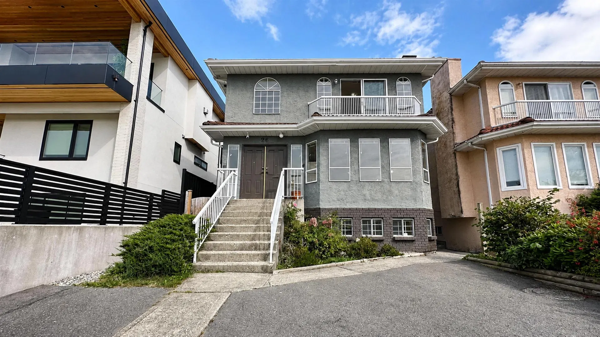 Photo 4 of 39 at 26 Ranelagh Avenue