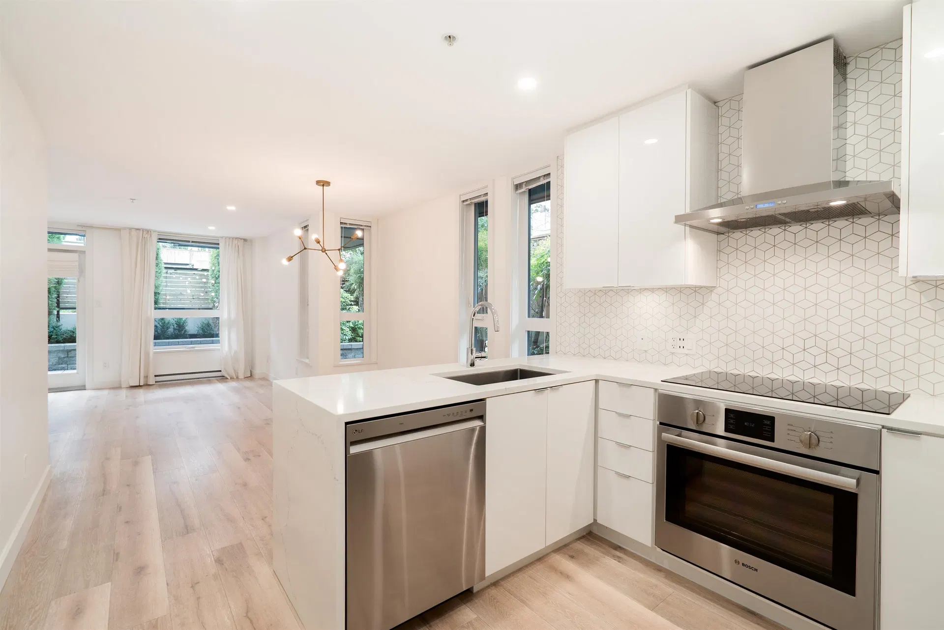 Photo 5 of 35 at #101 – 562 E 7th Avenue
