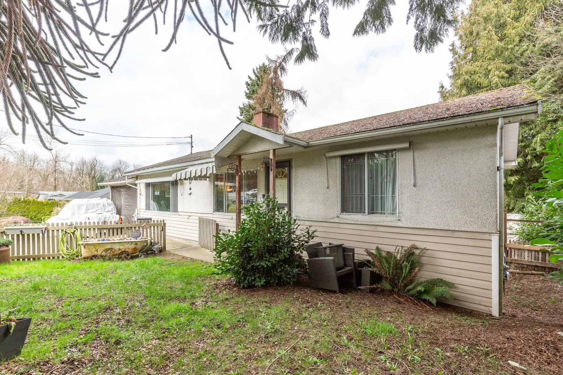 Photo 4 of 37 at 13221 112b Avenue