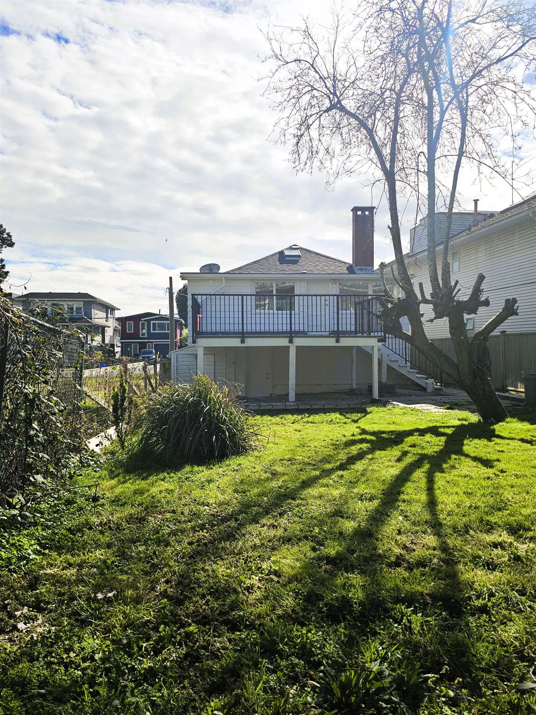 Photo 5 of 14 at 14729 Gordon Avenue
