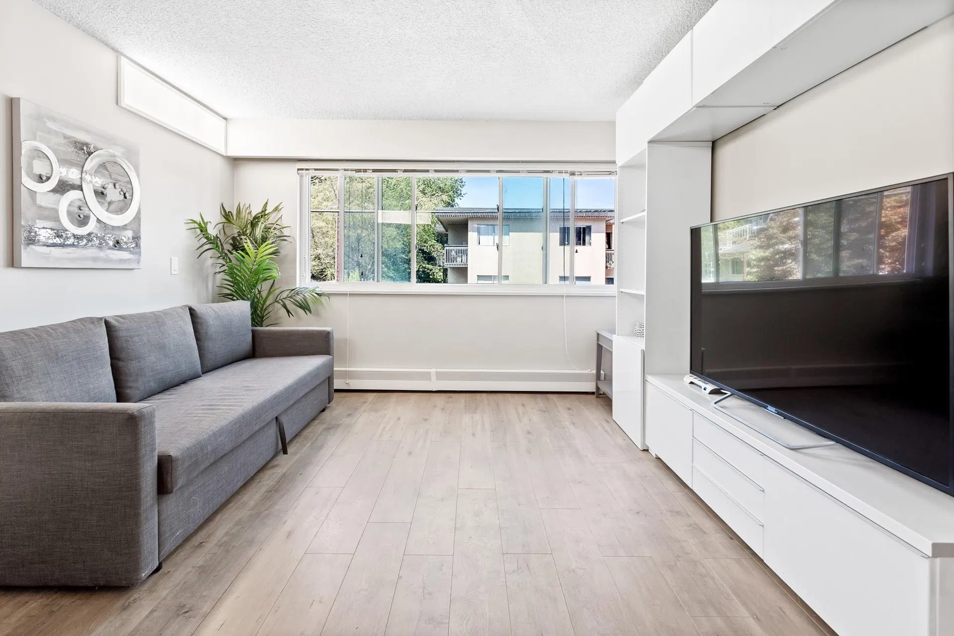 Photo 3 of 15 at #206 – 1149 W 11th Avenue