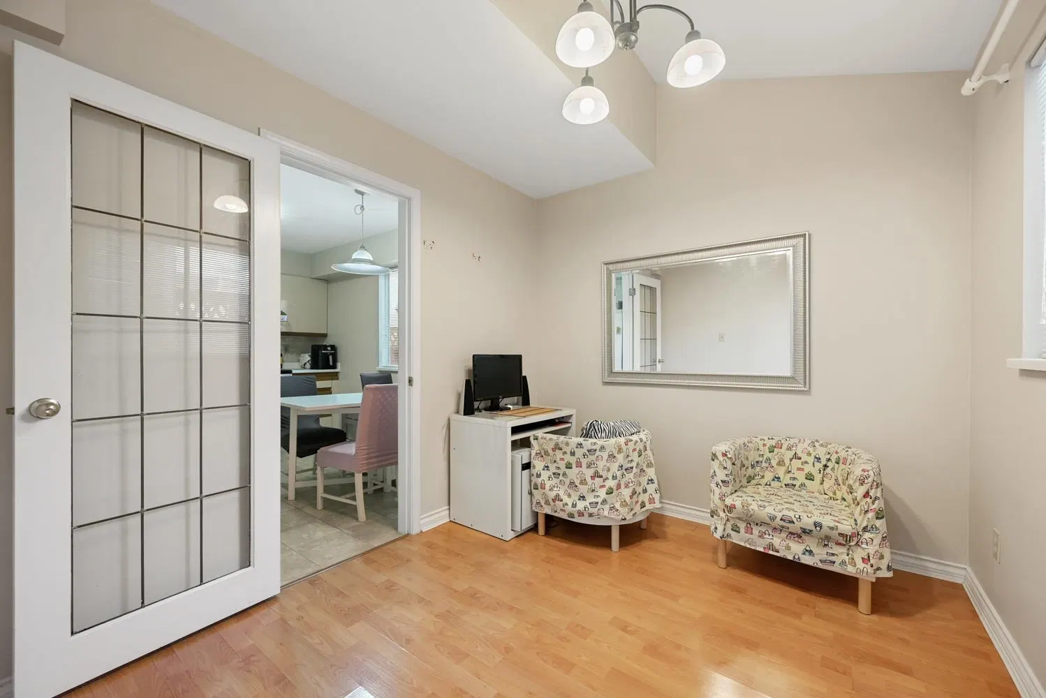 Photo 3 of 30 at 819 W 70th Avenue