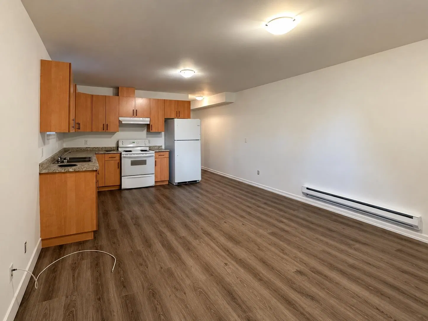 Photo 2 of 9 at A – 1381 200 Street