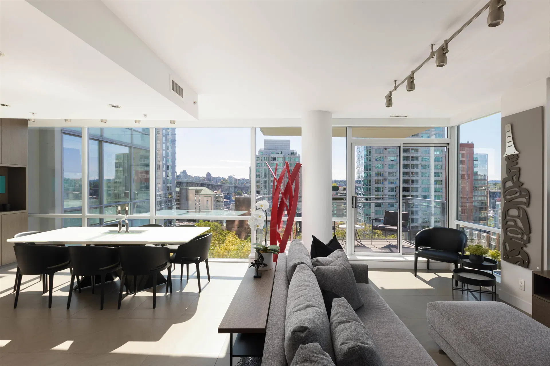 Photo 1 of 40 at #805 – 1455 Howe Street