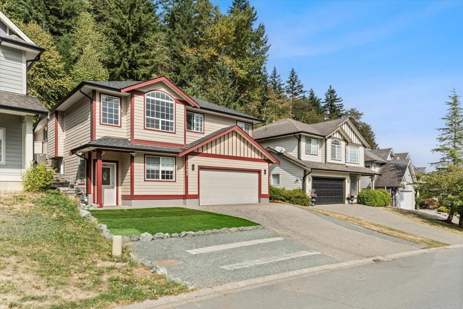 Photo 4 of 40 at 4838 Teskey Road