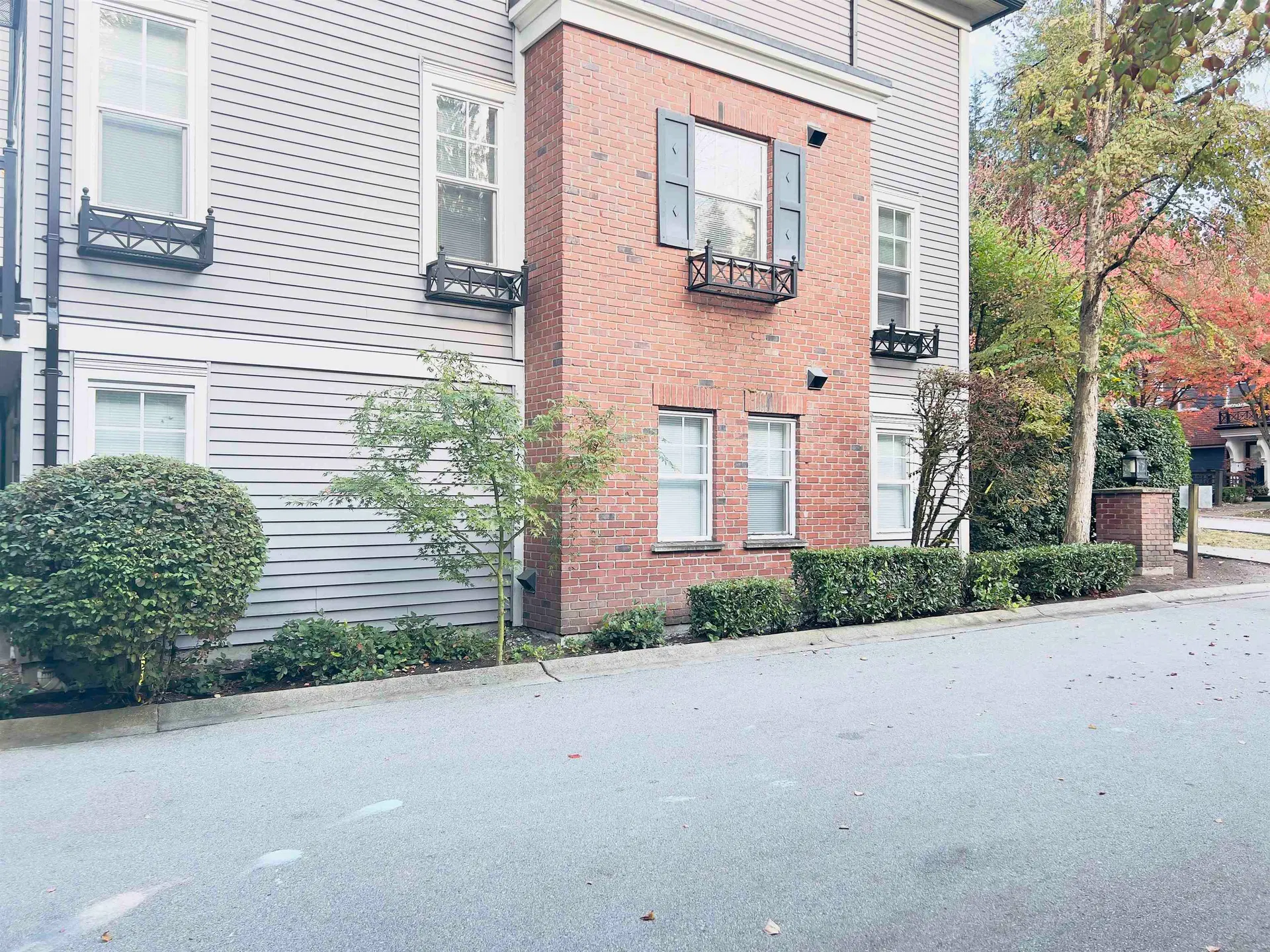 Photo 4 of 23 at #64 – 101 Fraser Street
