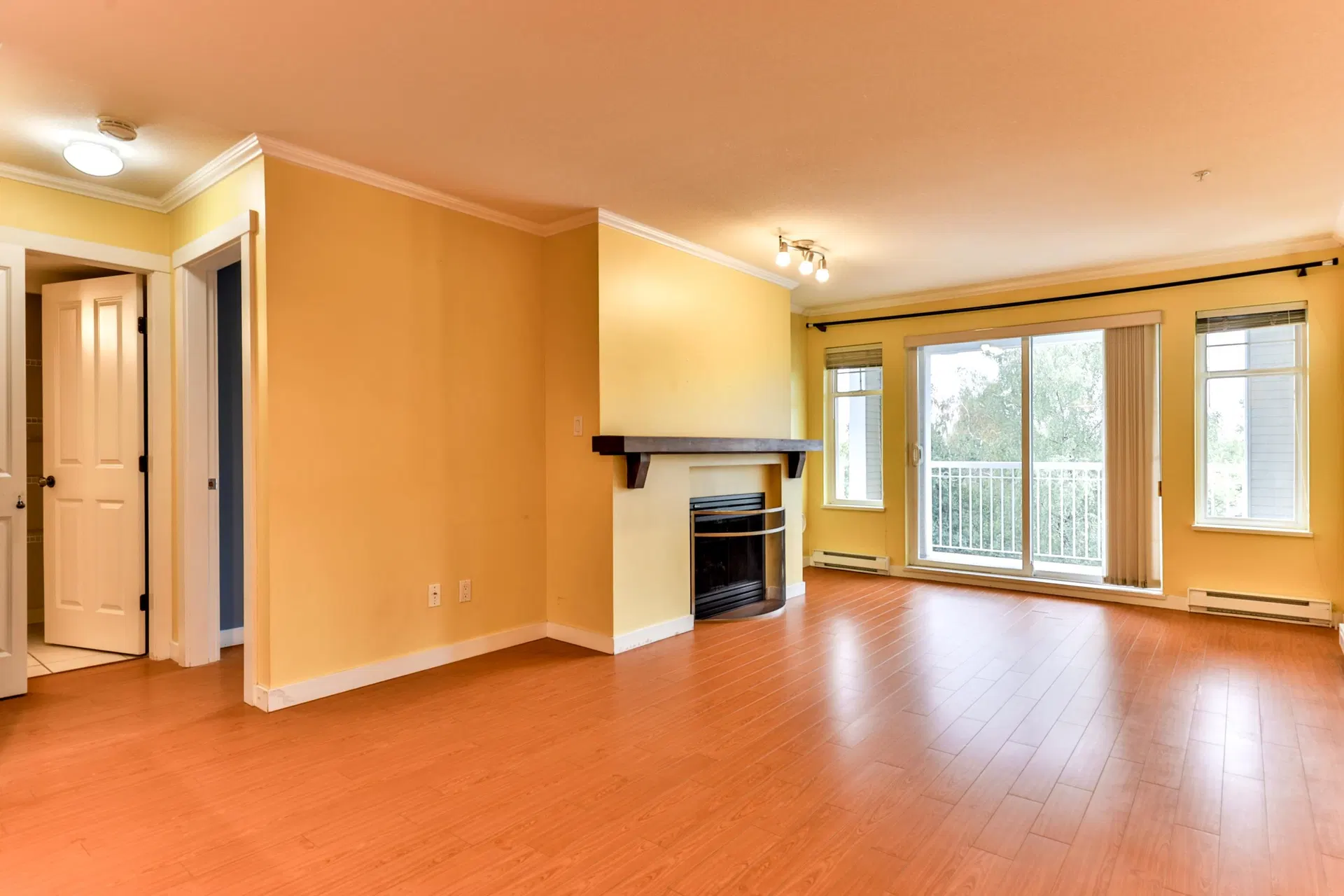 Photo 4 of 29 at #312 – 1420 Parkway Boulevard