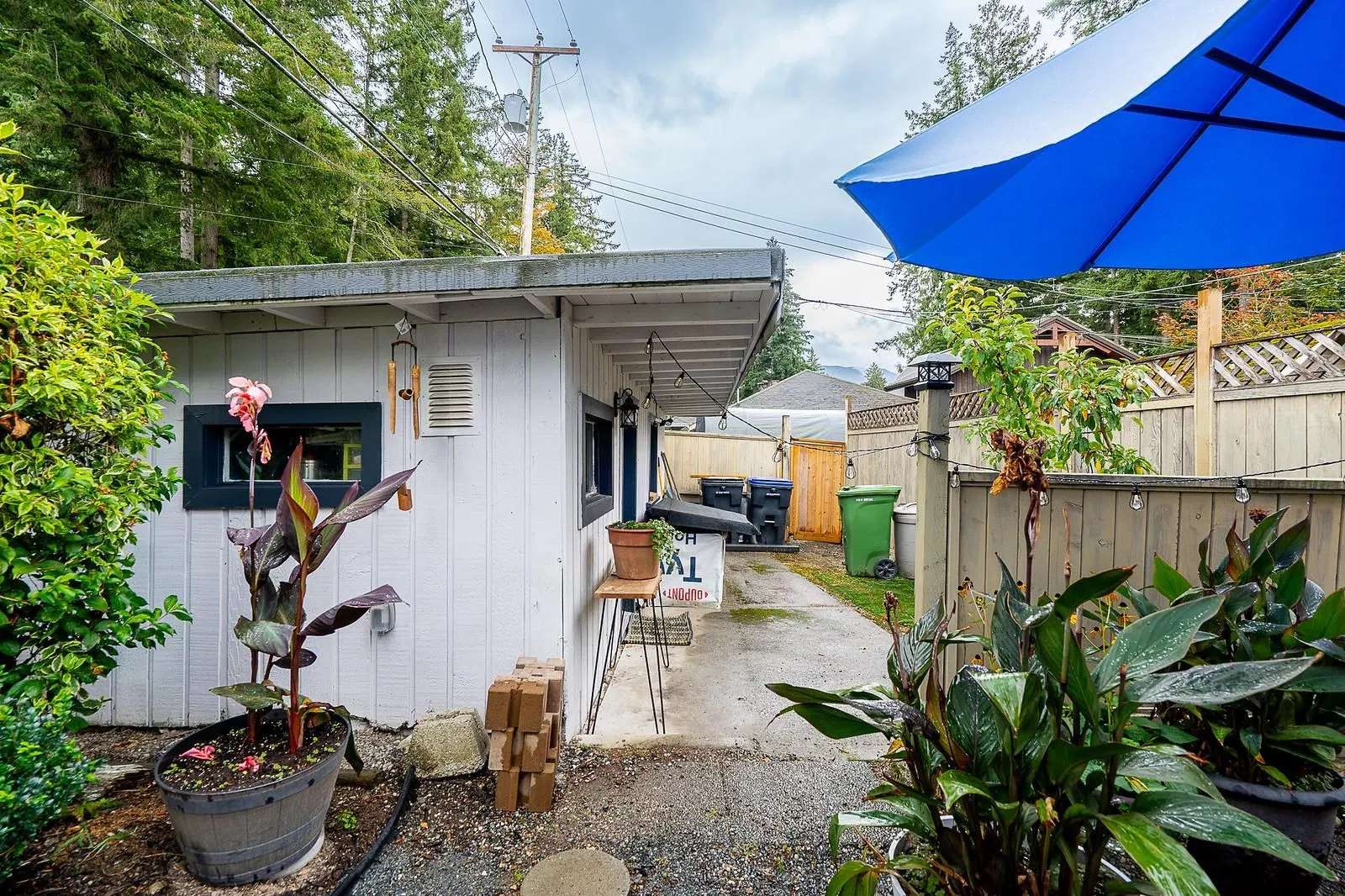 Photo 4 of 14 at 338 Balsam Street
