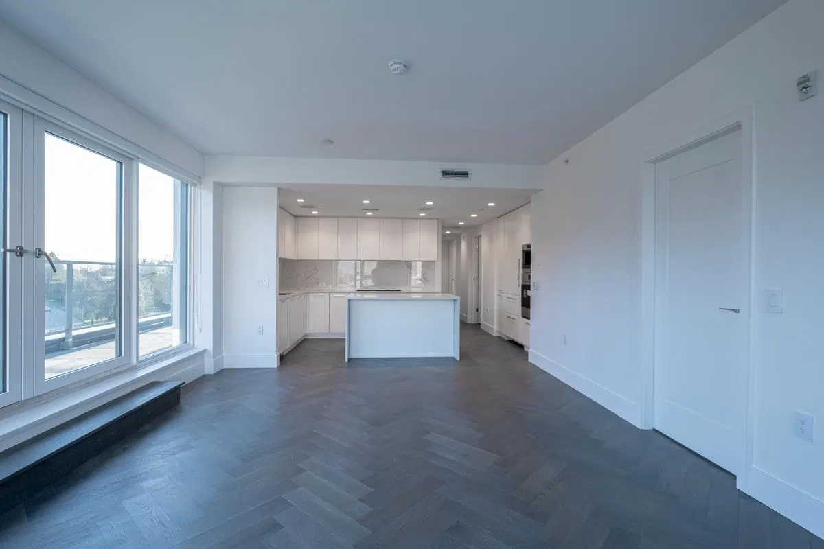 Photo 3 of 20 at #603 – 4675 Cambie Street