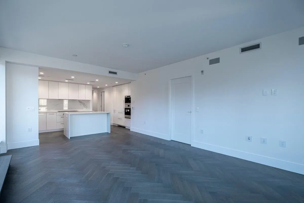 Photo 5 of 20 at #603 – 4675 Cambie Street