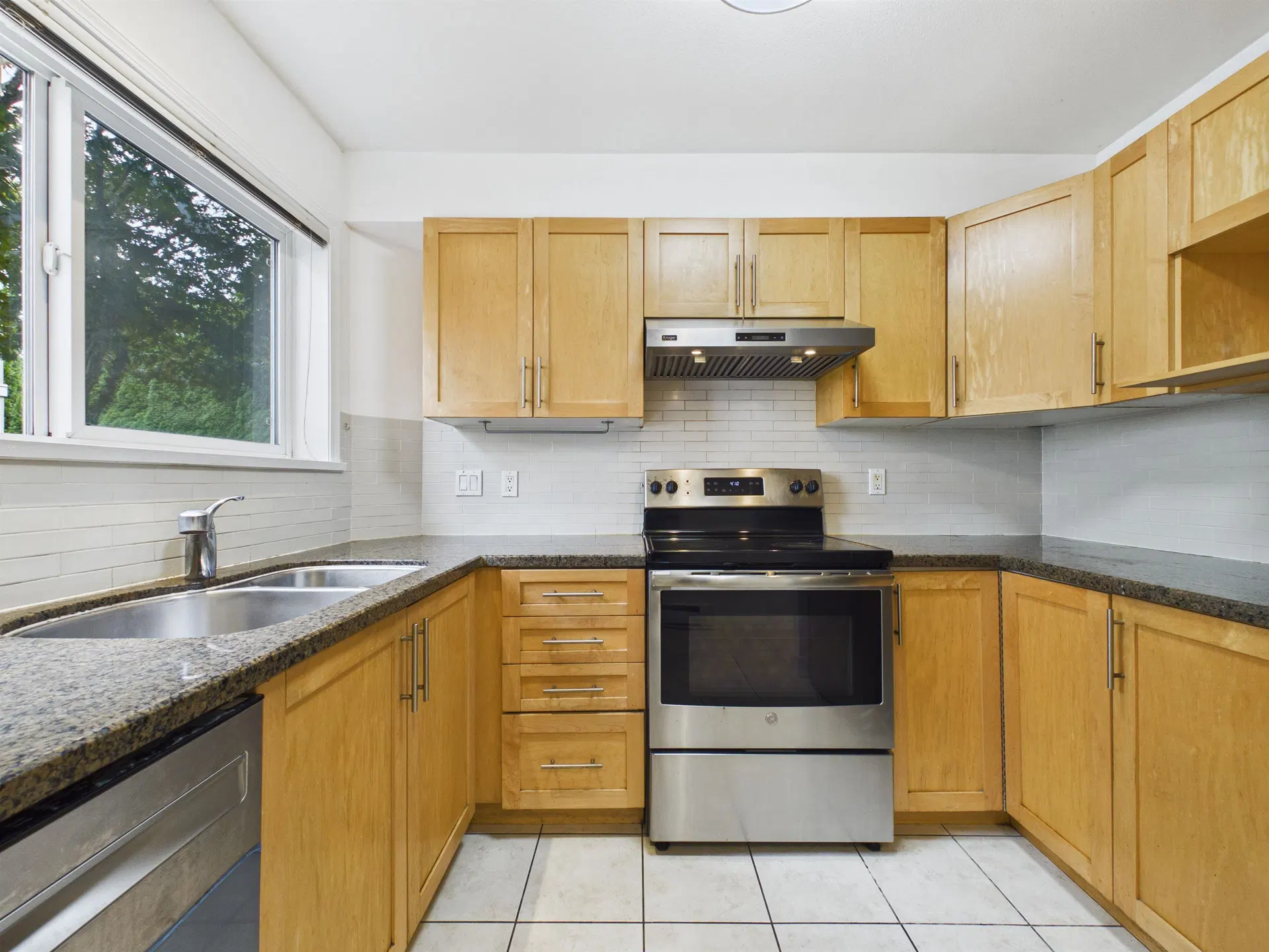 Photo 5 of 28 at #7 – 5525 Halley Avenue