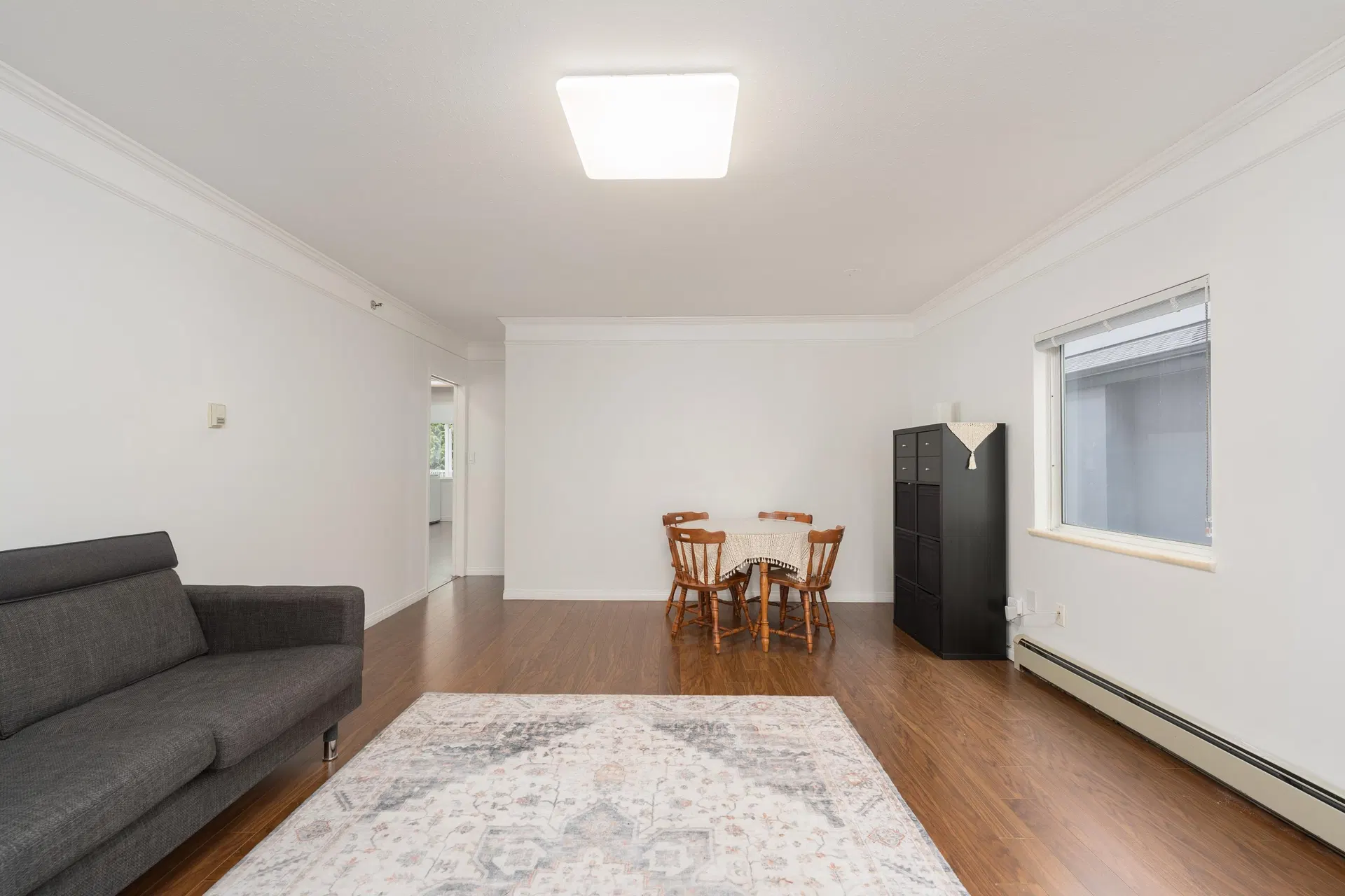Photo 3 of 40 at 1038 E 51st Avenue