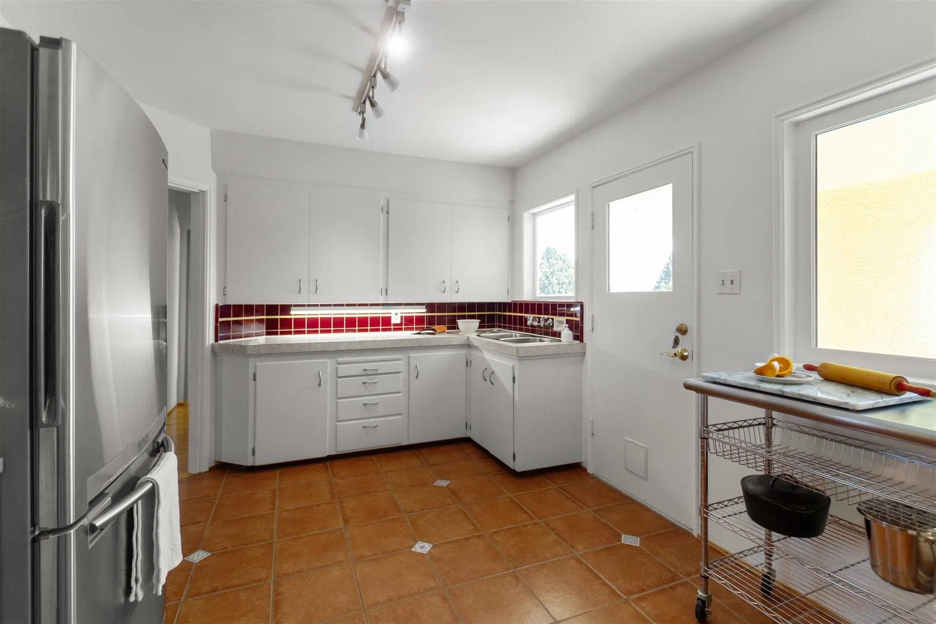 Photo 4 of 29 at 144 E Eighth Avenue