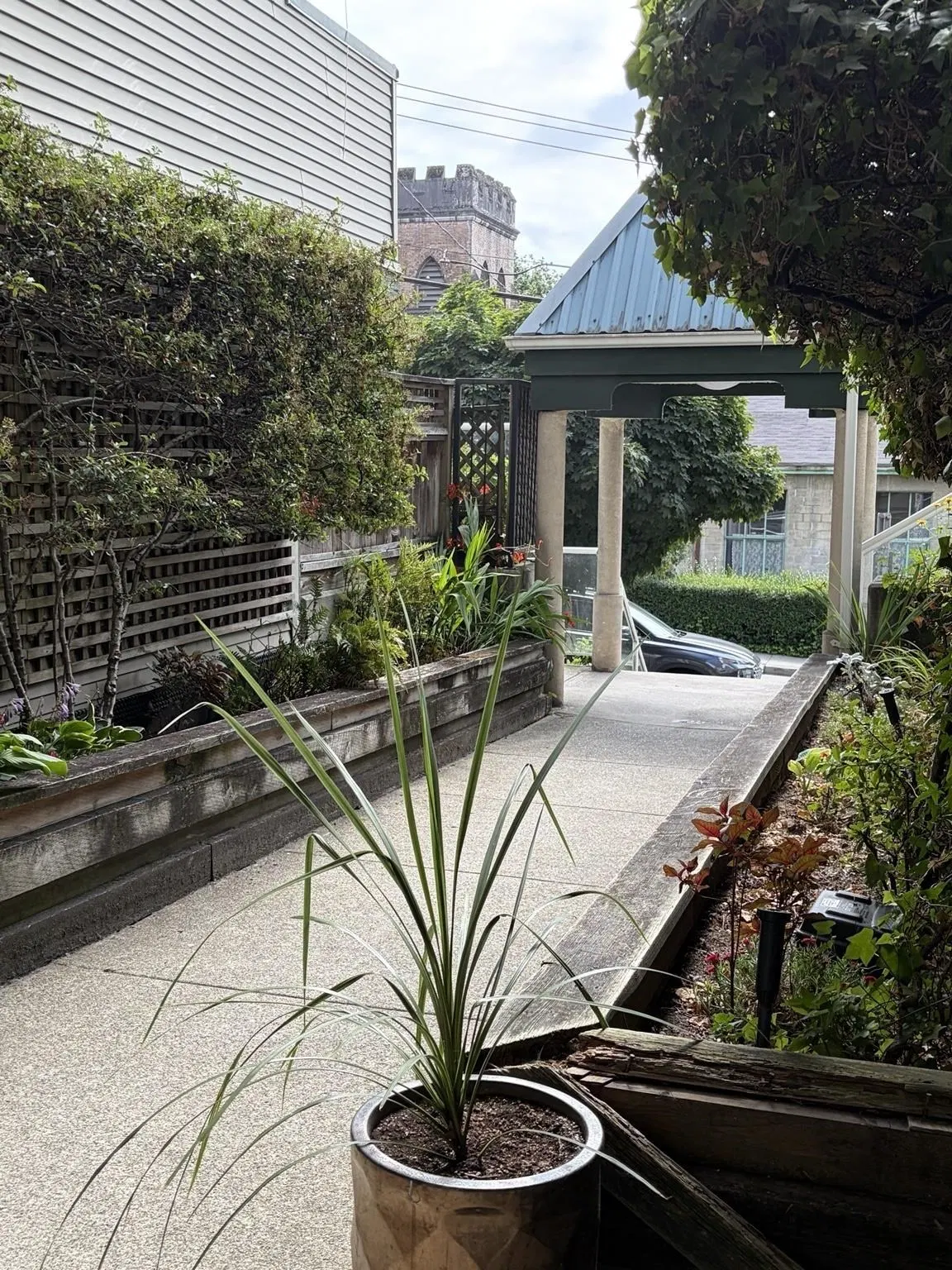 Photo 2 of 3 at #106 – 509 Carnarvon Street