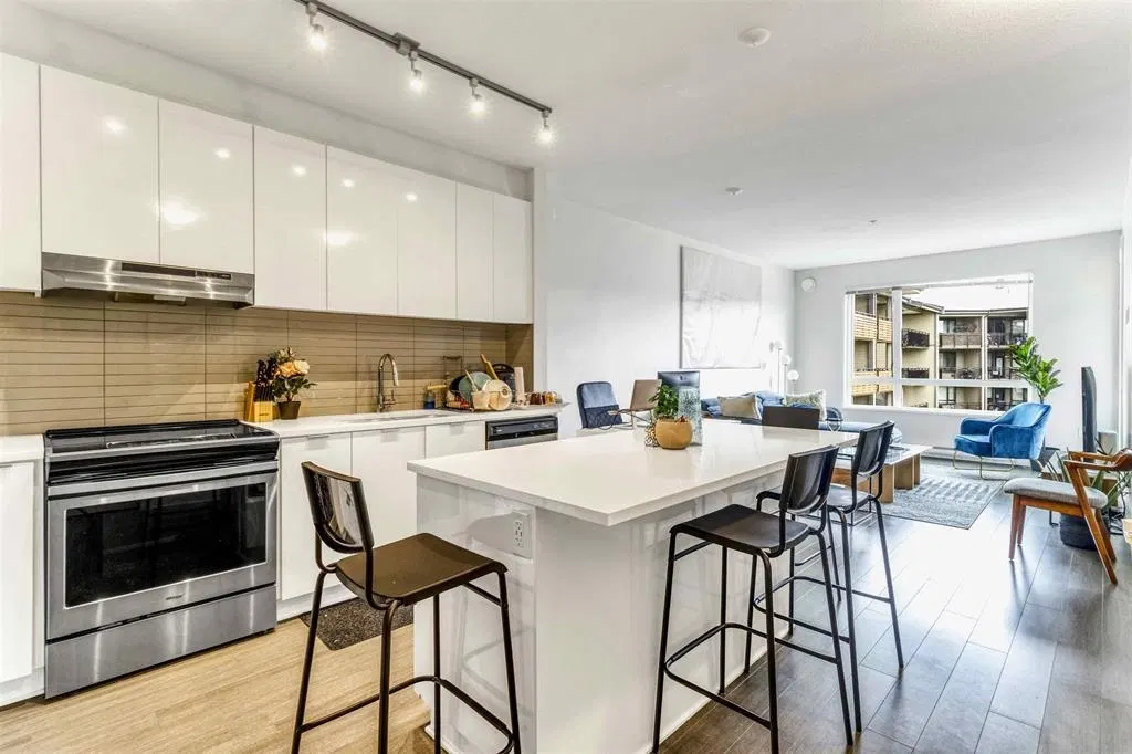 Photo 3 of 38 at #305 – 31158 Westridge Place