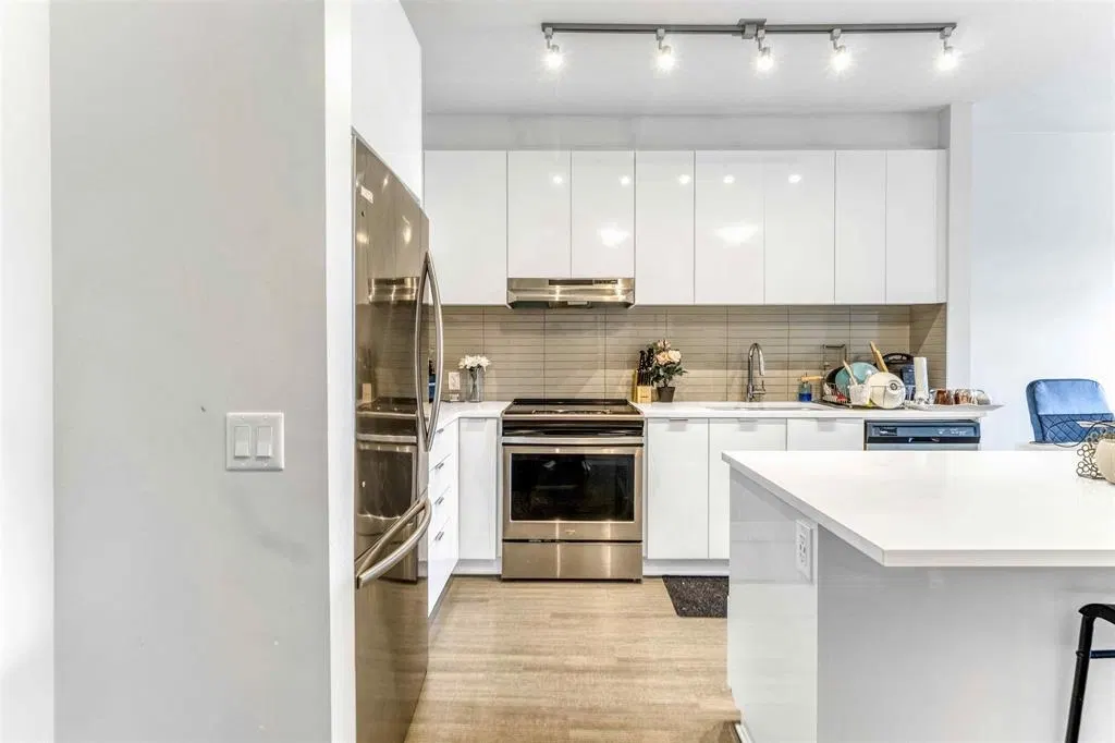 Photo 4 of 38 at #305 – 31158 Westridge Place
