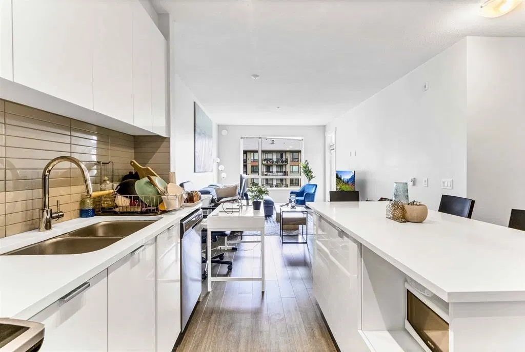Photo 5 of 38 at #305 – 31158 Westridge Place
