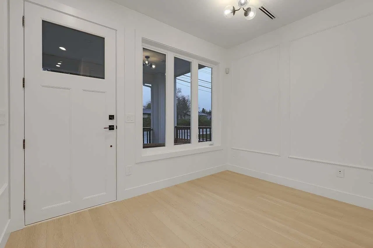 Photo 4 of 37 at 7826 118 Street