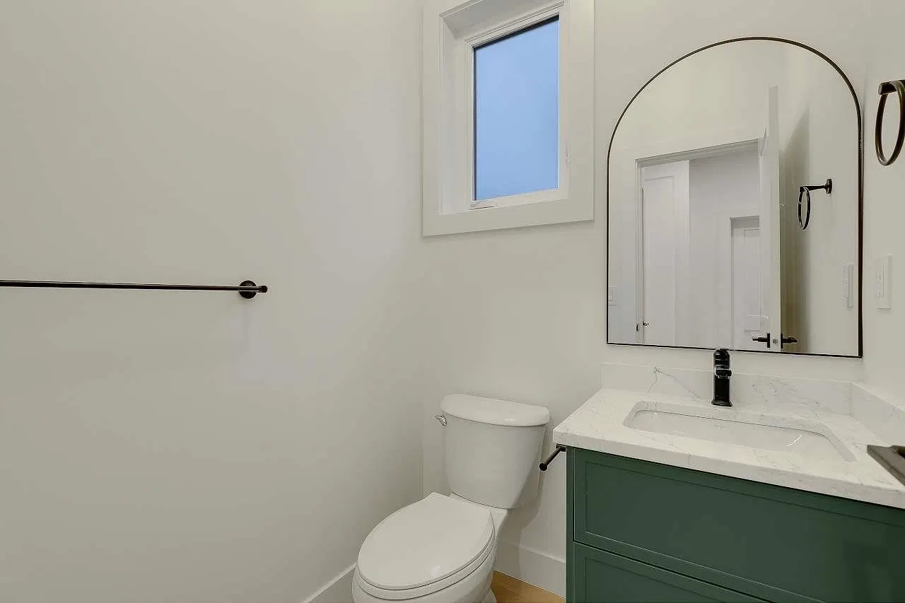 Photo 5 of 37 at 7826 118 Street