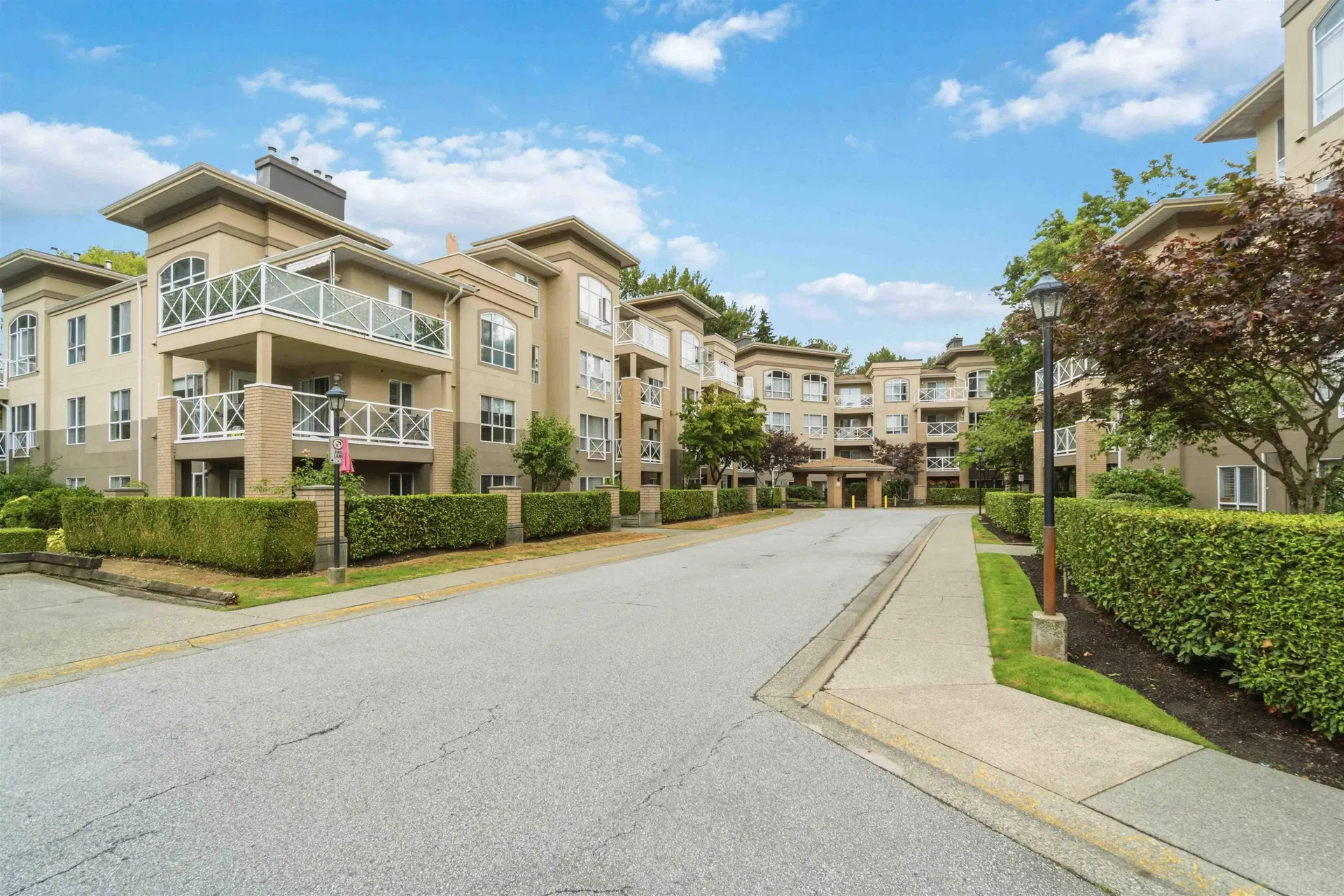 Photo 1 of 36 at #422 – 2551 Parkview Lane