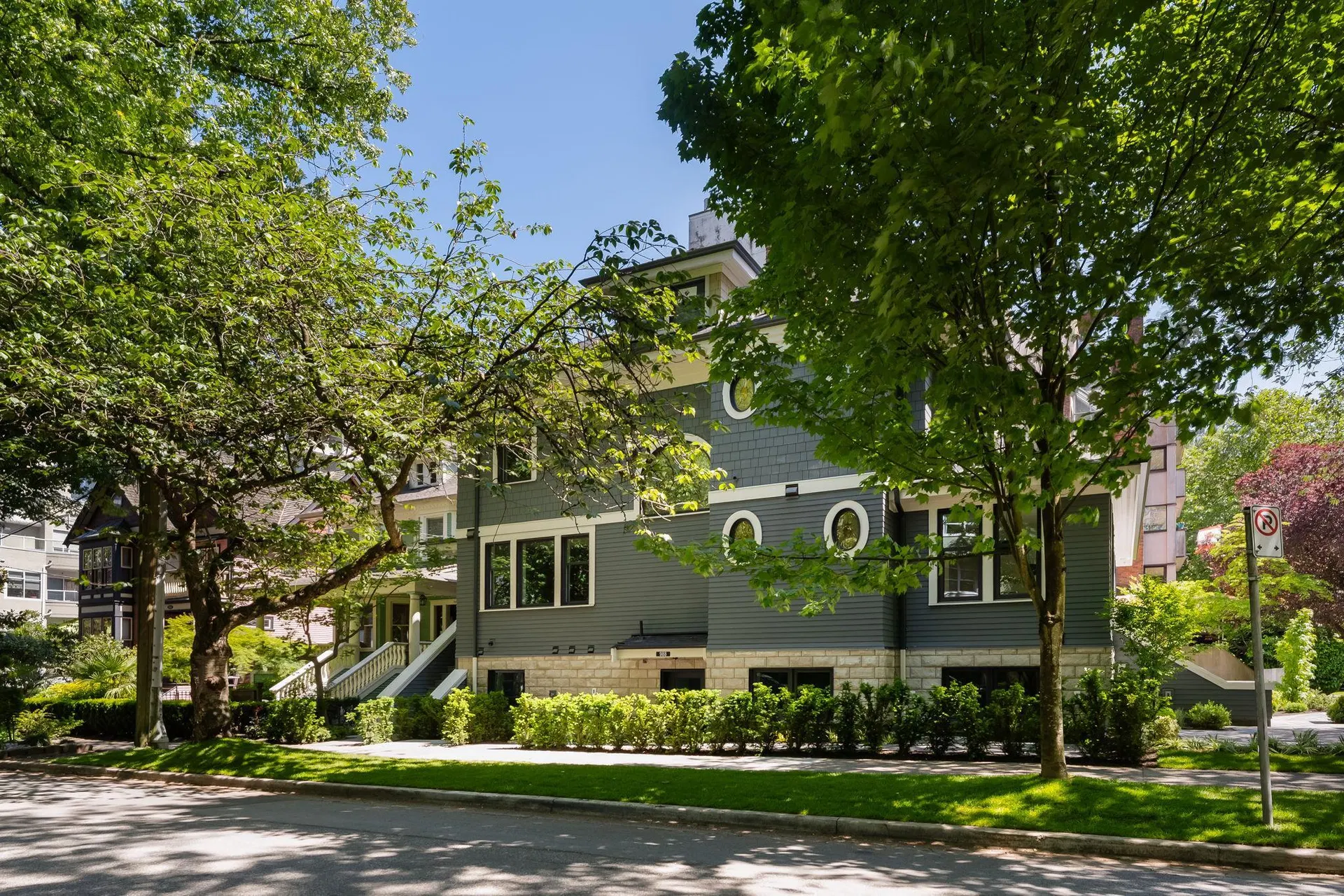 Photo 1 of 40 at 980 Bidwell Street