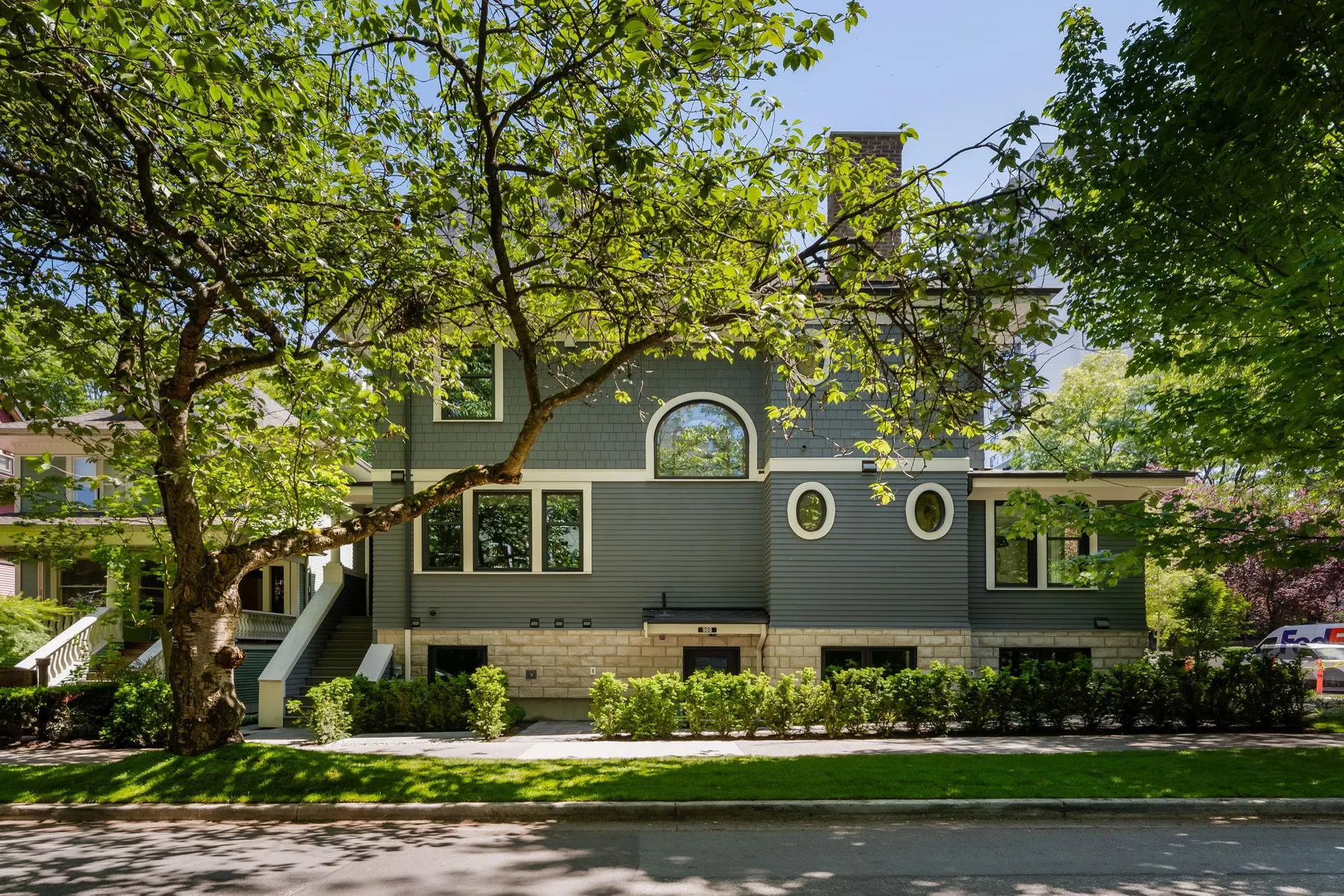 Photo 2 of 40 at 980 Bidwell Street