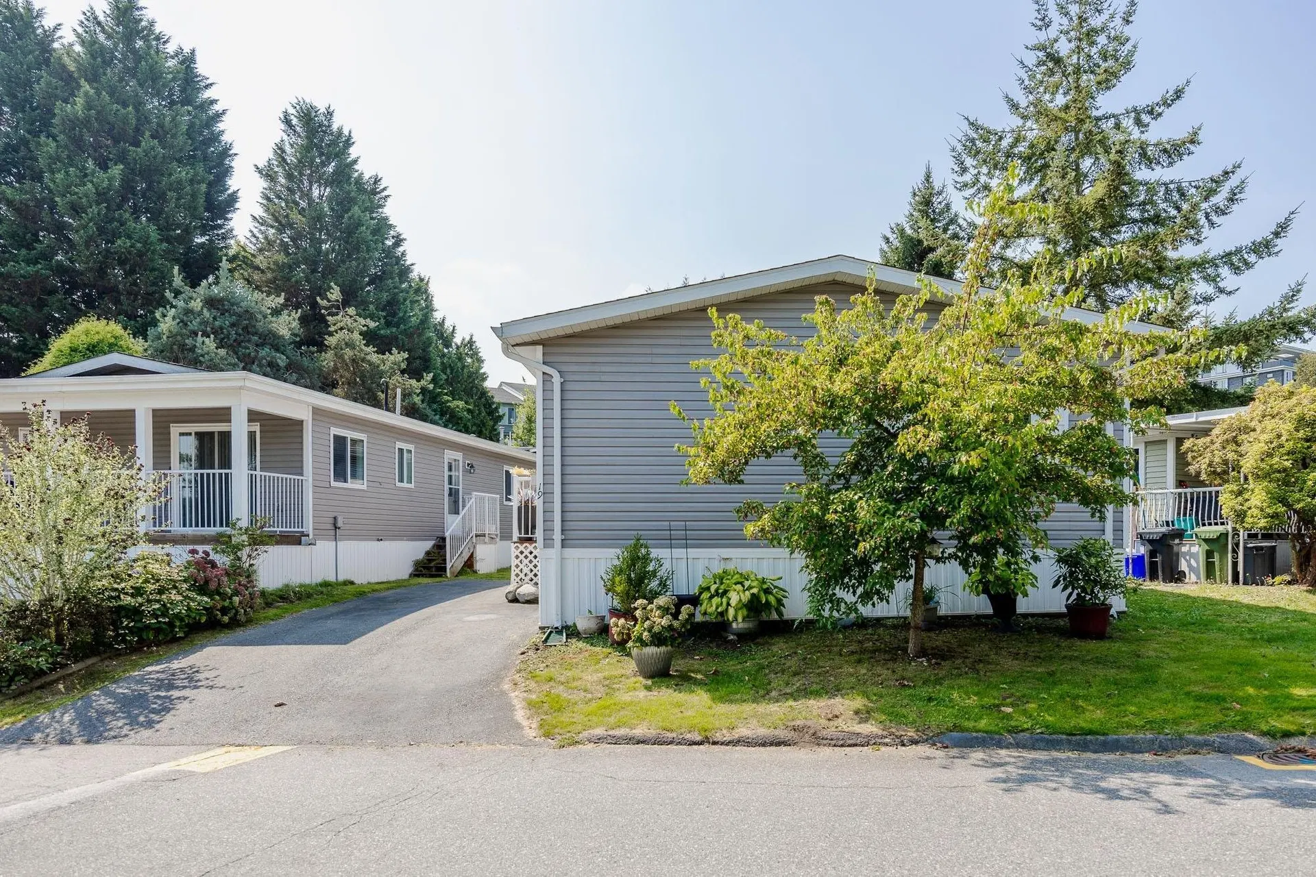 Photo 3 of 40 at #19 – 8220 King George Boulevard