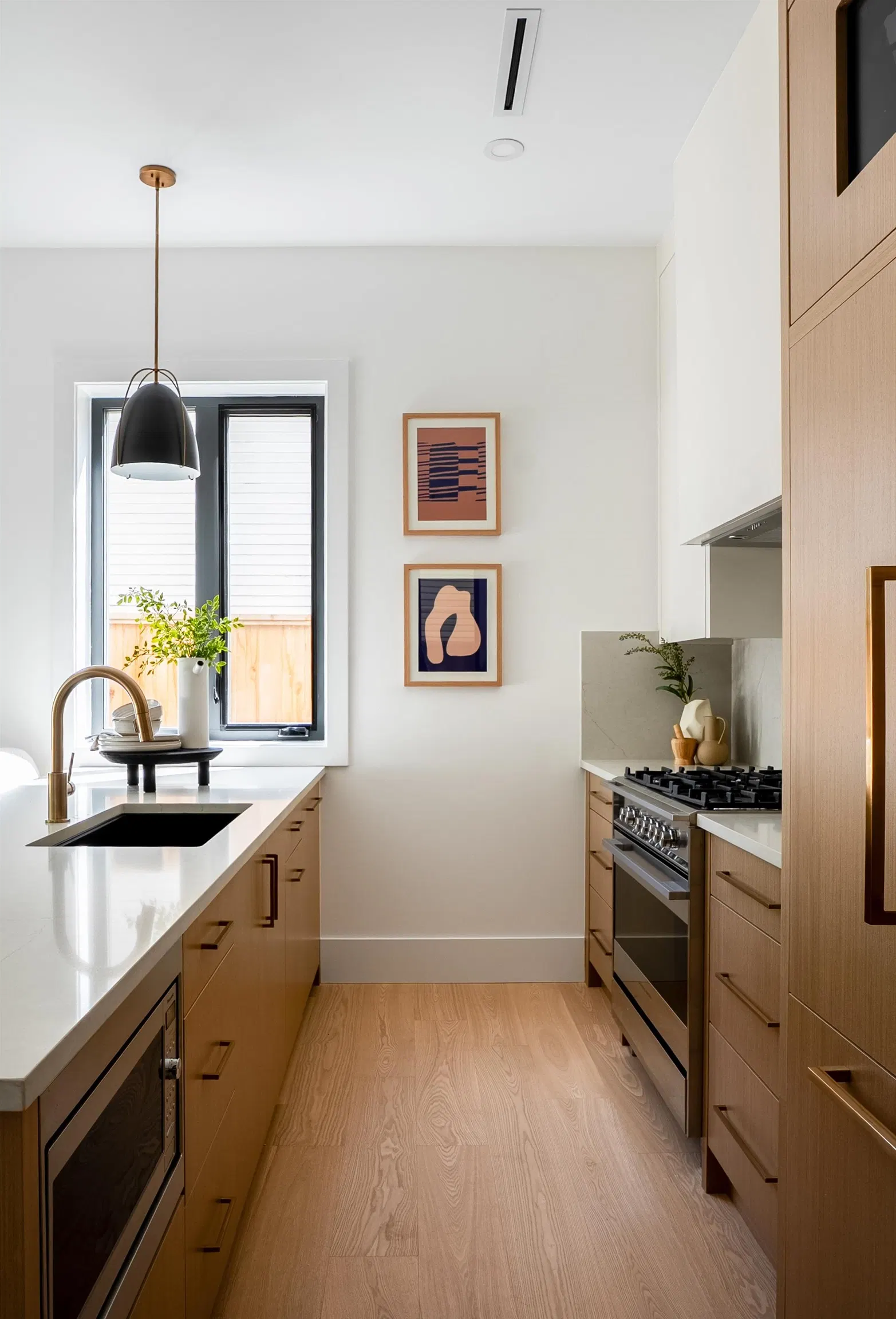 Photo 3 of 25 at #1 – 356 E 40th Avenue