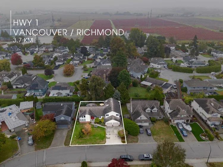 Photo 5 of 38 at 4695 London Crescent