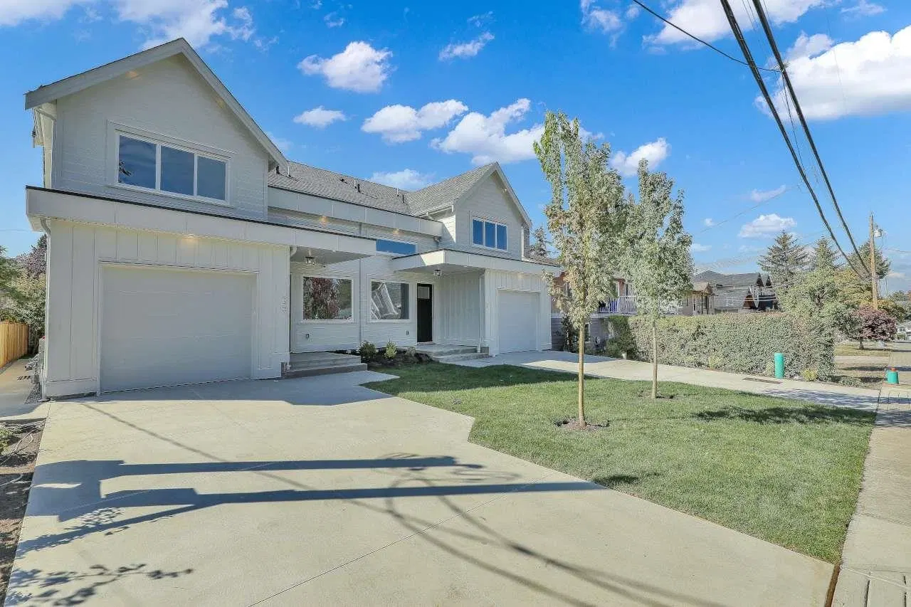 Photo 2 of 25 at 9498 118 Street