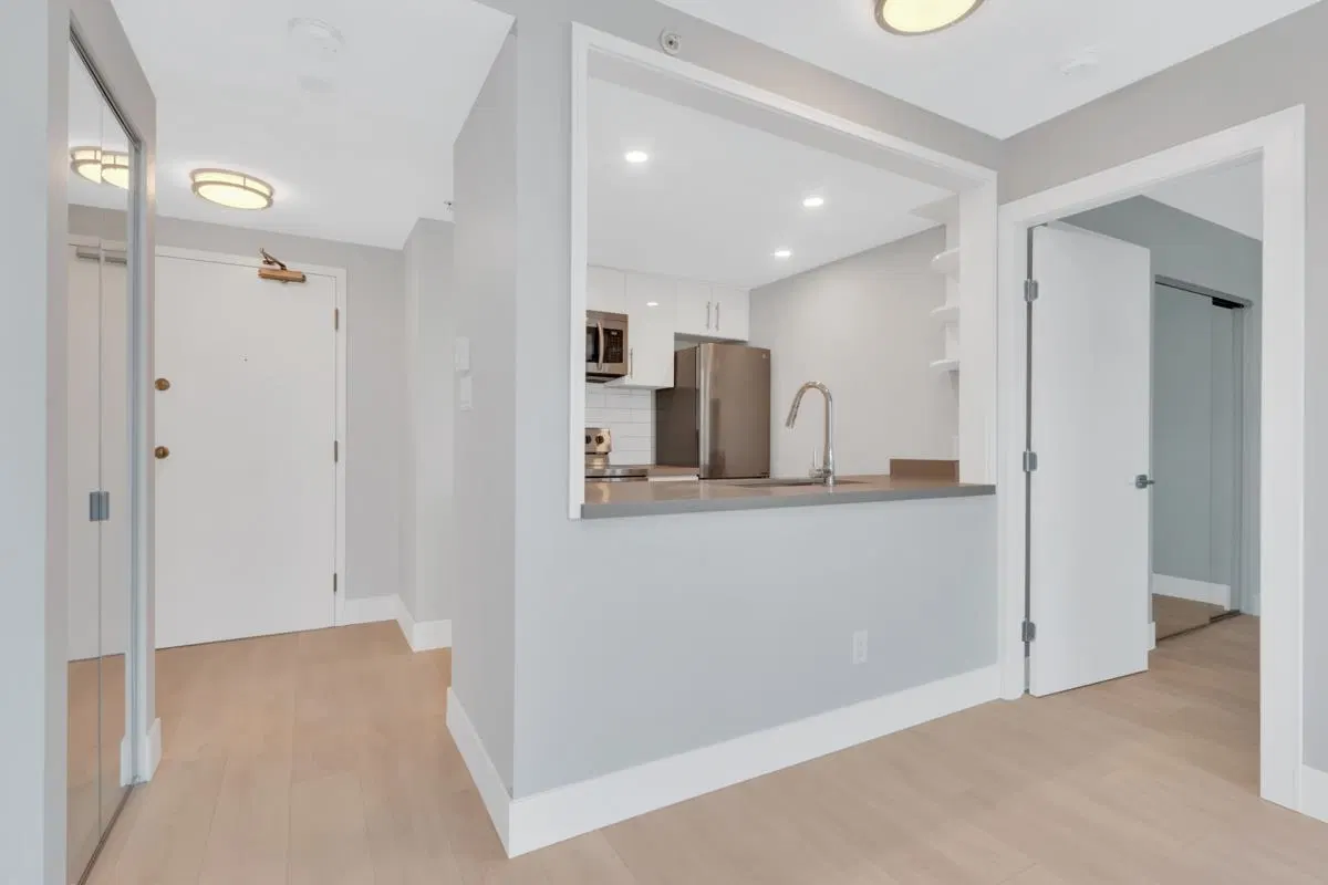Photo 5 of 26 at #2503 – 438 Seymour Street