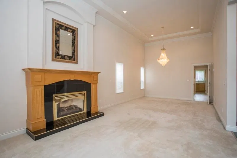 Photo 3 of 40 at 3648 Semlin Drive