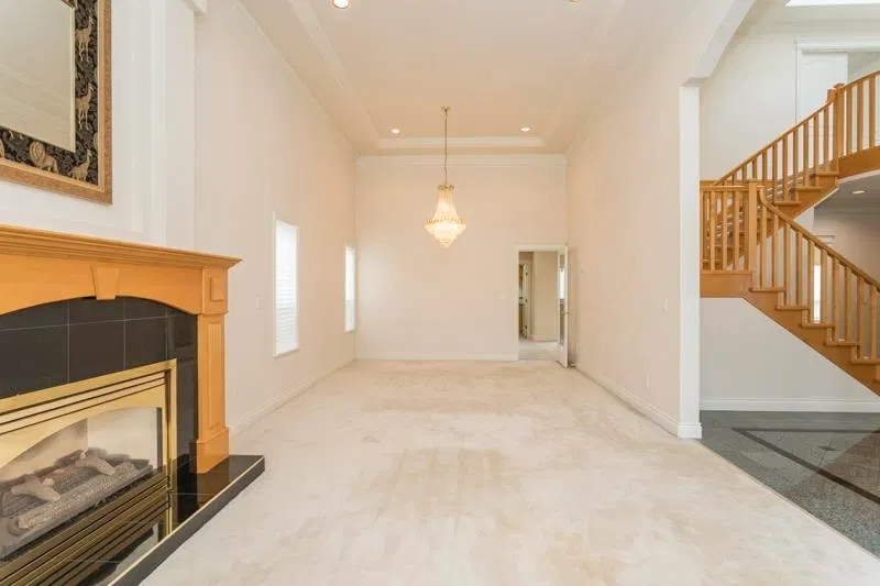 Photo 4 of 40 at 3648 Semlin Drive