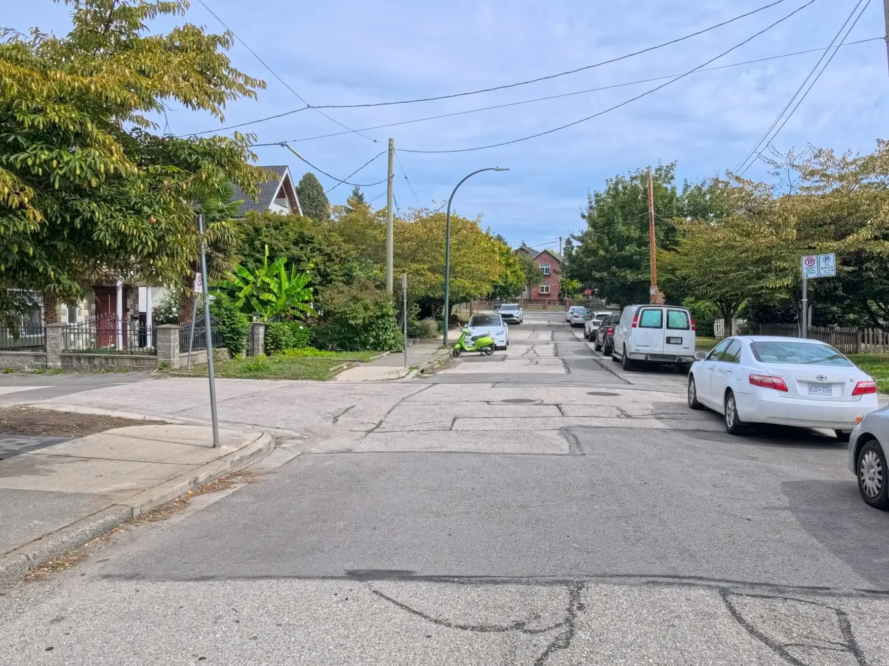 Photo 3 of 25 at #3 – 745 E 30 Avenue