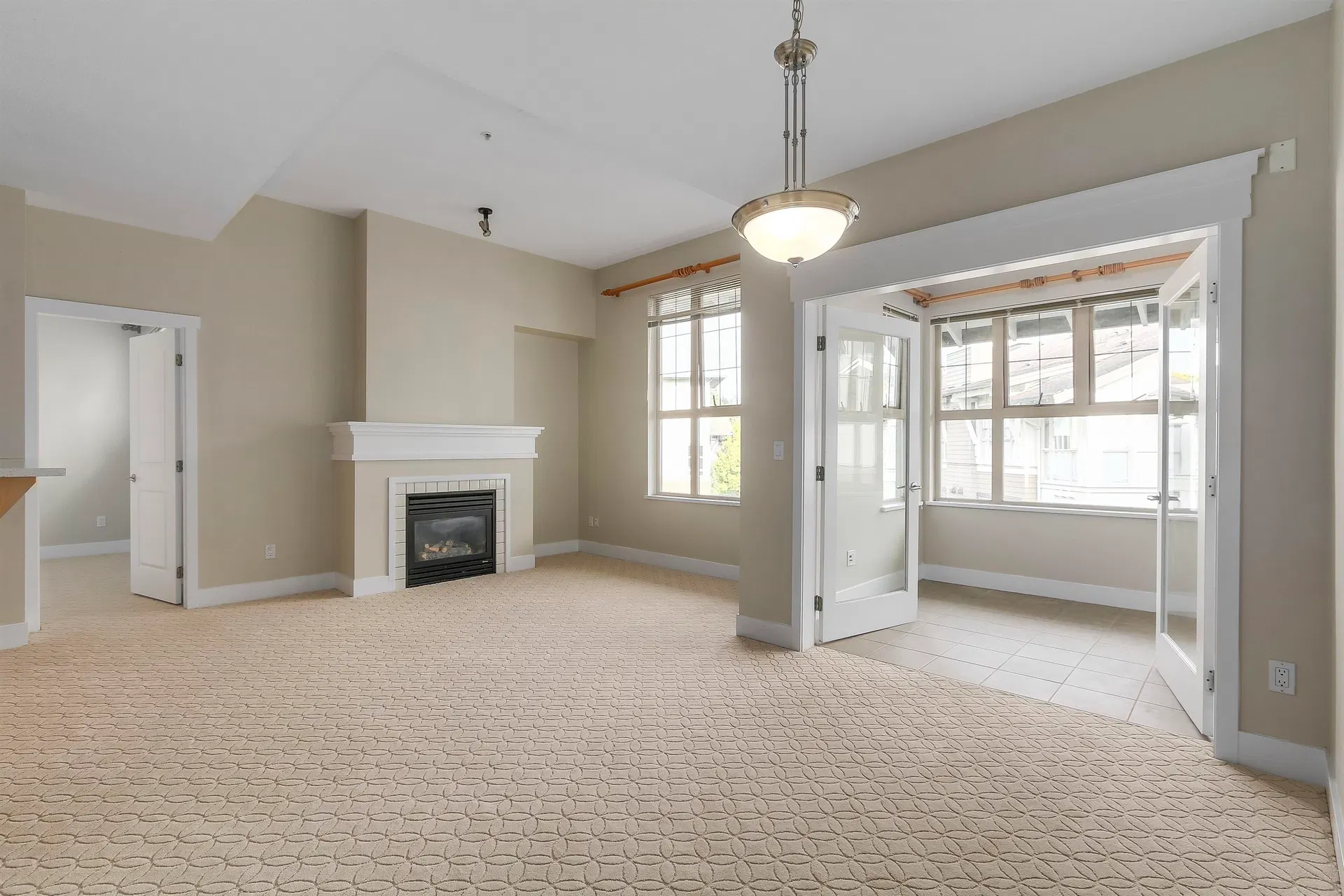 Photo 2 of 16 at #1416 – 4655 Valley Drive