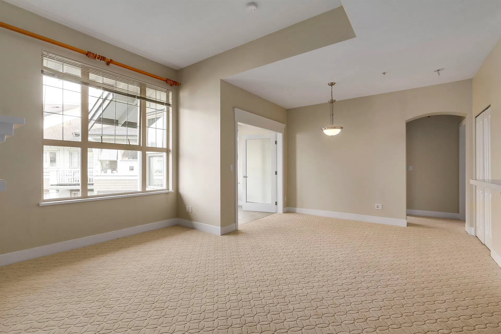 Photo 4 of 16 at #1416 – 4655 Valley Drive