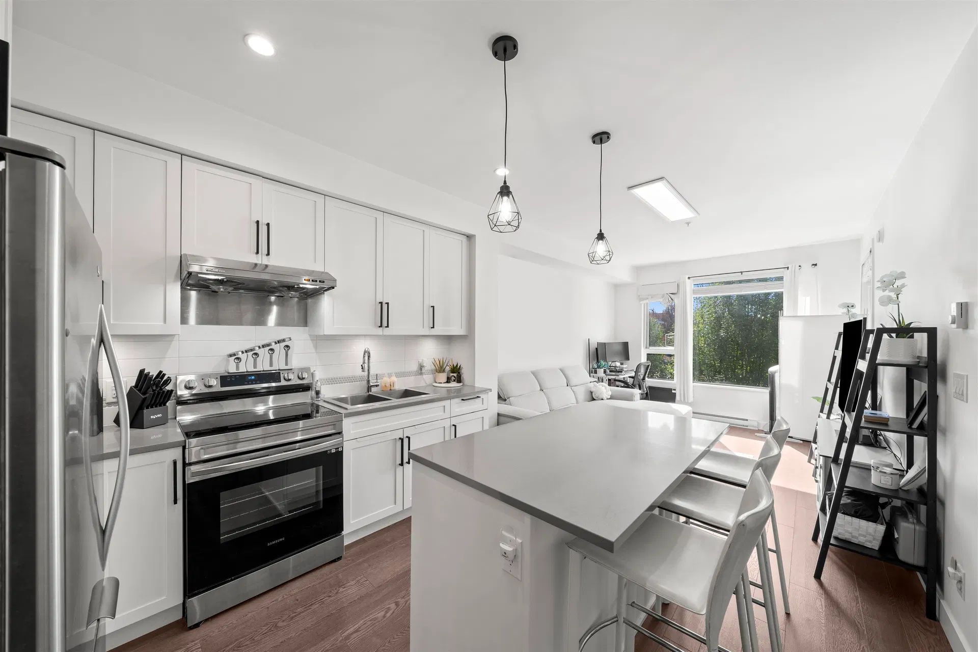 Photo 5 of 14 at #213 – 8360 Delsom Way