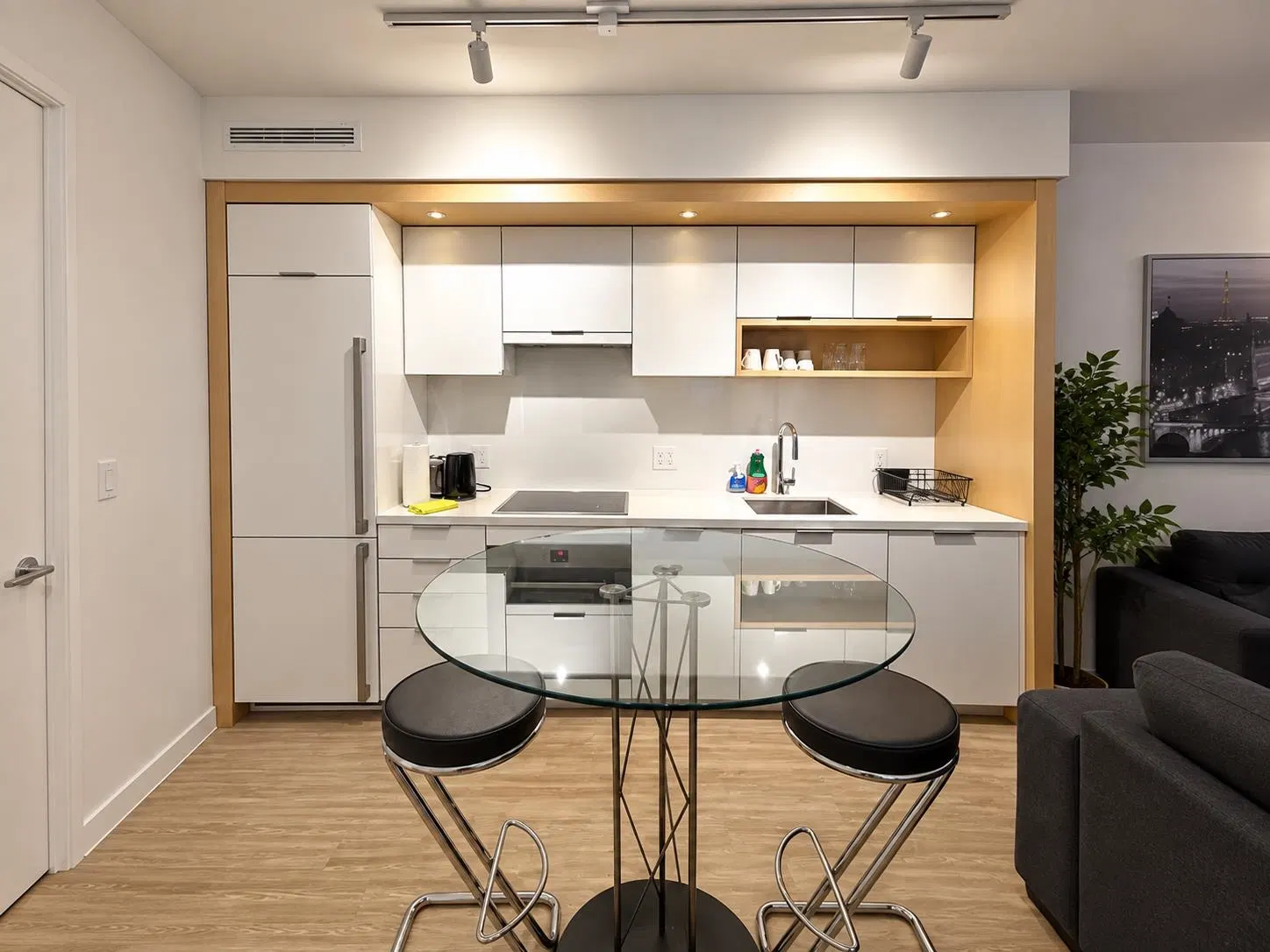 Photo 5 of 17 at #212 – 1661 Quebec Street
