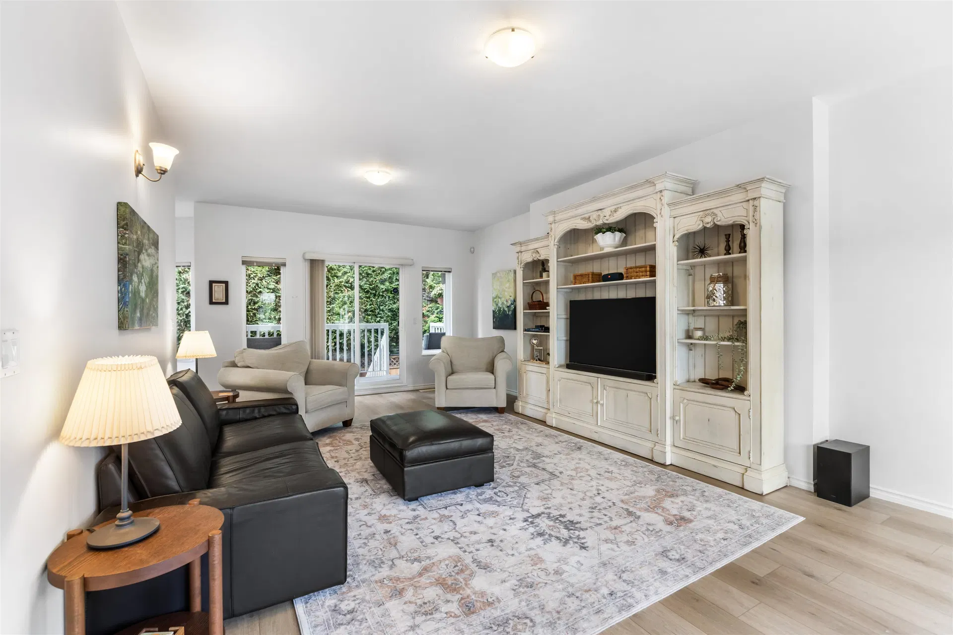 Photo 5 of 40 at 6609 205 Street