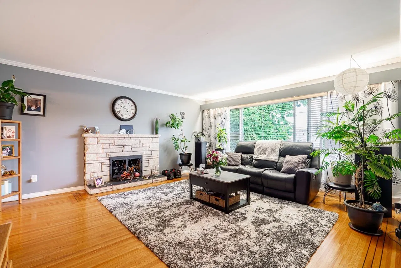 Photo 1 of 39 at 12528 Pinewood Crescent