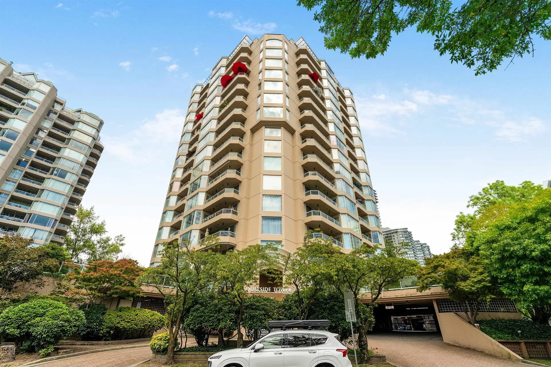 #1206 – 1045 Quayside Drive