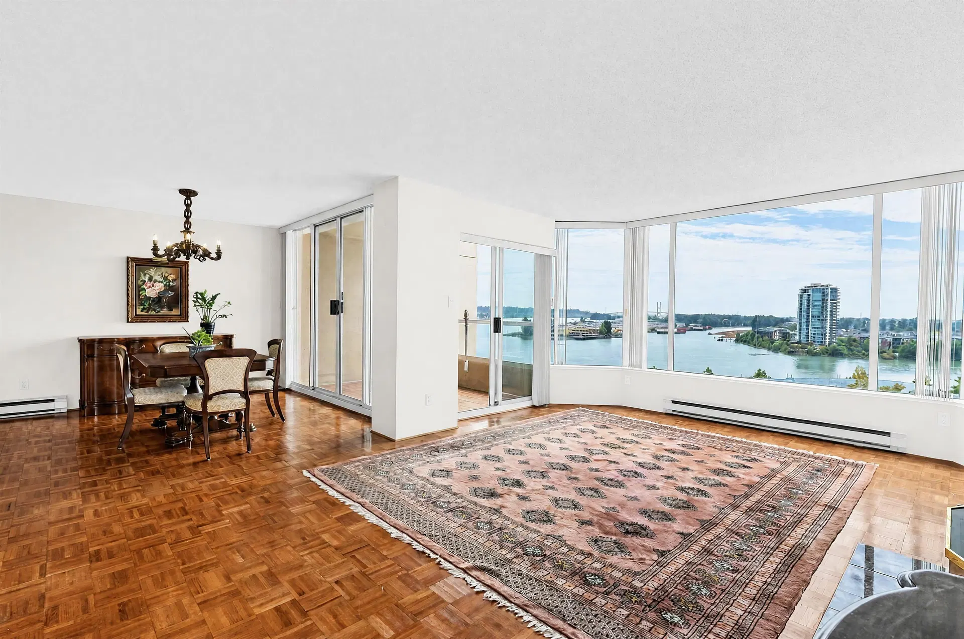 Photo 2 of 27 at #1206 – 1045 Quayside Drive