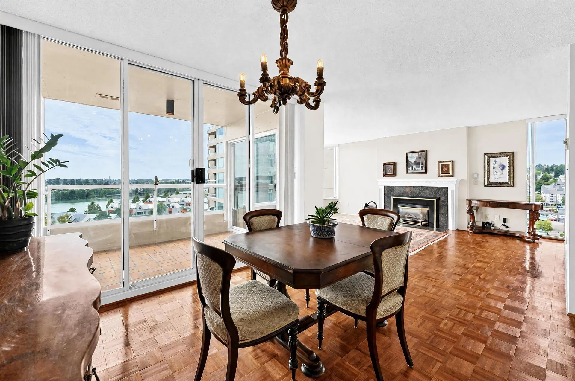 Photo 3 of 27 at #1206 – 1045 Quayside Drive