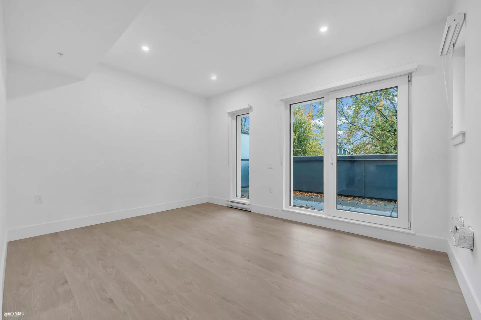 Photo 4 of 31 at #108 – 2085 E 1 Avenue